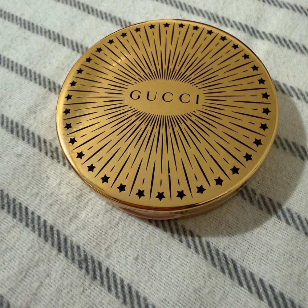 Gucci - Picture 2 of 3